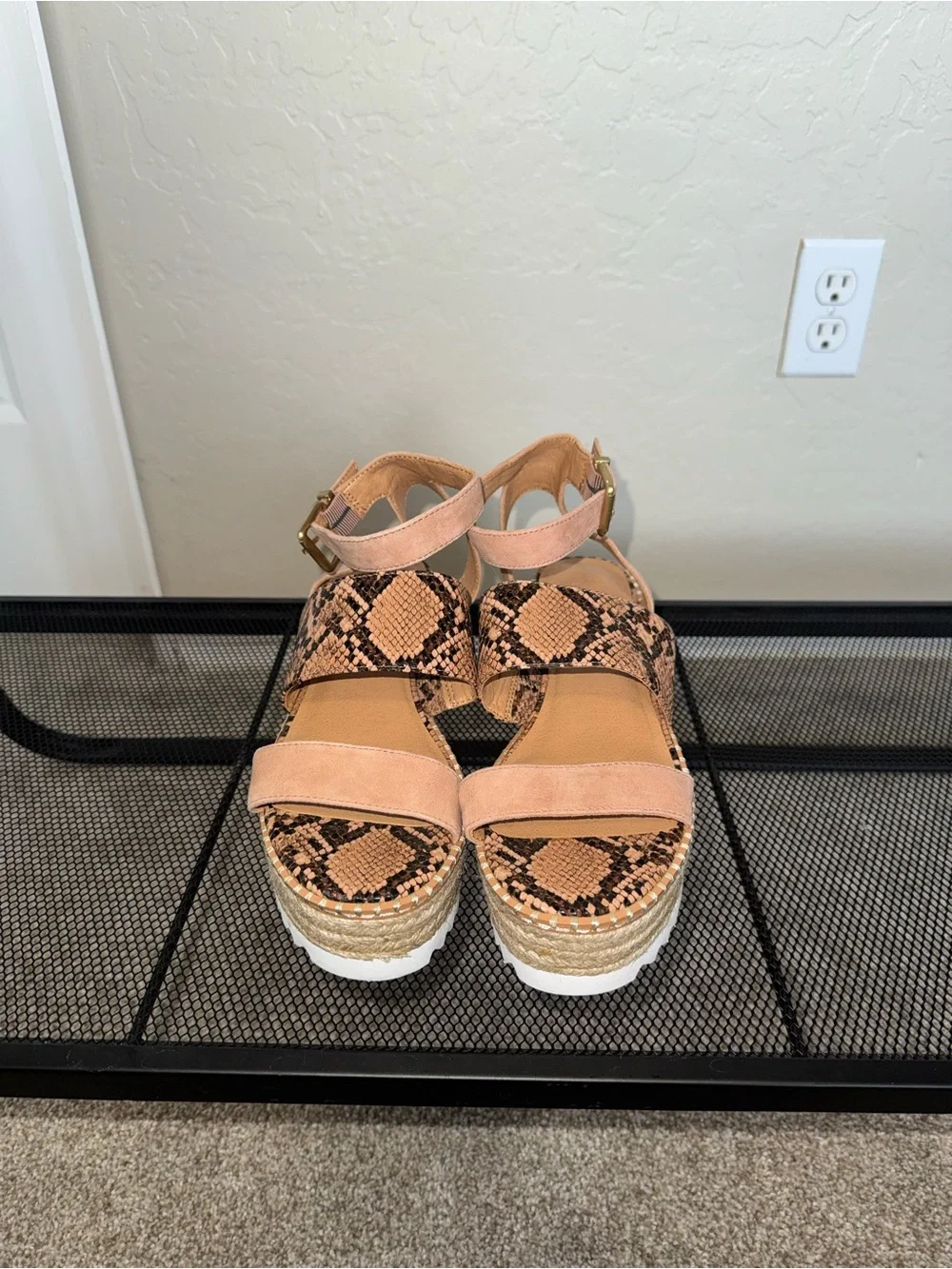 Crown Vintage Pink Snake-Print Platform Wedge Sandals - Never Worn